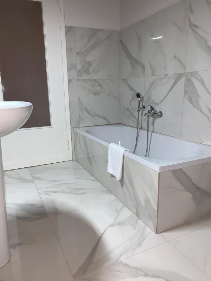 Suite Lame 37 Rental Rooms Болонья Экстерьер фото
